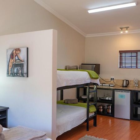 Hotel Aloe Manor à Oudtshoorn Extérieur photo